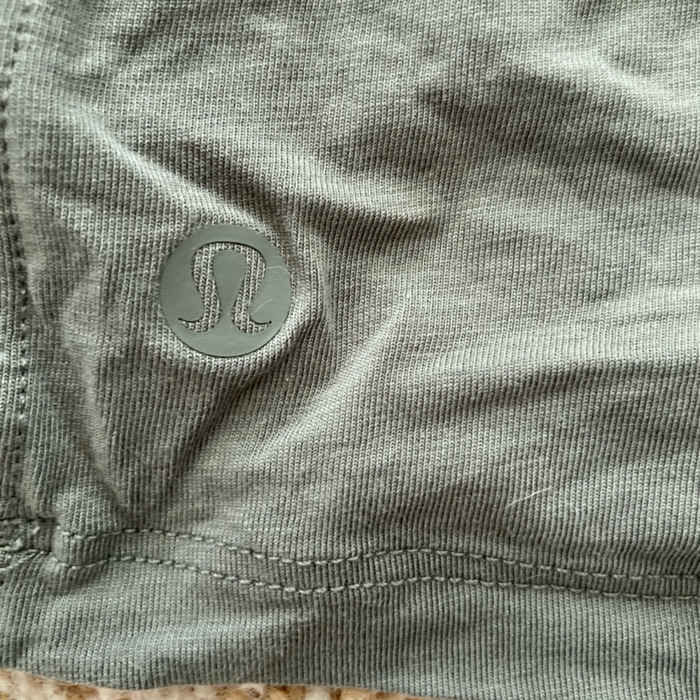 Lululemon Cropped Tee. - Picture 3 of 3
